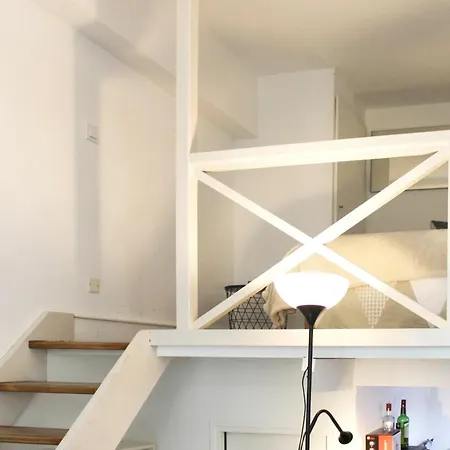 Charming Studio Near Belleville Apartment