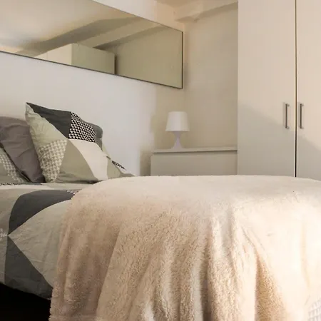 Charming Studio Near Belleville Apartment Paris