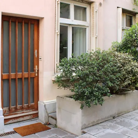 Charming Studio Near Belleville
